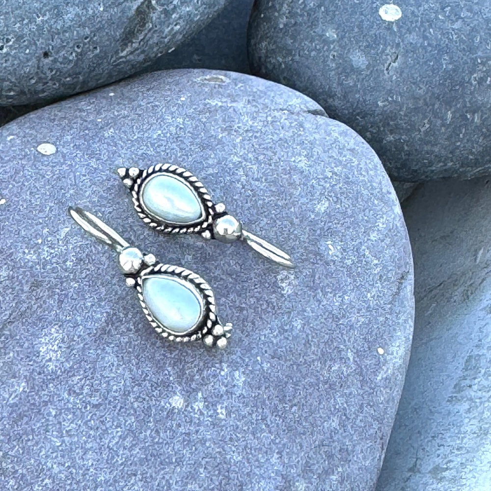 Sundance Pearl EARRINGS gemstone sterling silver birthstone gift drops teardrops - Picture 4 of 6